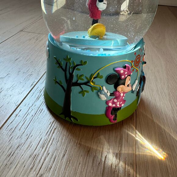 Vintage Disney Mickey Mouse Minnie Goofy Musical Snowglobe Snow KCare - Picture 4 of 7